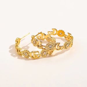 Pendientes de oro con diseño de joyas de diamantes de lujo para mujer, regalo para personas mayores, aretes de compromiso para el Día de San Valentín