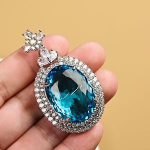 Luxury Diamond Lady Pendant Ovale Multicolor Crystal Girl Boutique Jewelry for Couples Anniversary Wedding Designer Reengraved Jewelry Limited Gift