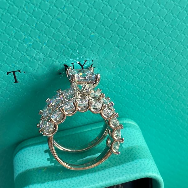 Luxury Diamond Shining Designer Rings for Women Fashion Temperament Simple Temperament Full Diamond Ring Hundred Styles