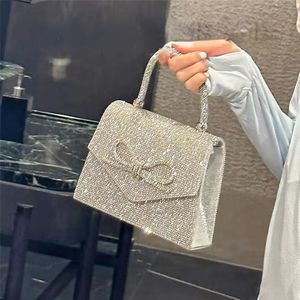 Luxe Diamanten Boog Tote Avondtasje Designer Strass Clutch Dames Handtassen Glanzend Schoudertas Crossbody Tas Kleine Flap Portemonnees 240125