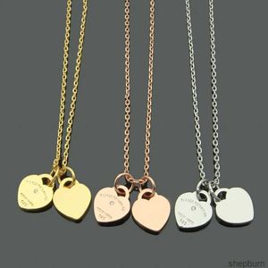 Collar de lujo con doble corazón, colgante, venta al por mayor, regalo de Navidad, acero inoxidable, etiqueta de letra hueca para mujer, amor, corazón de melocotón, joyería en oro, oro rosa, plata