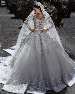 Luxe duabi trouwjurk lange mouwen kanten applique v-neck kristallen kralen lange bruids baljurk vestido de novia prachtige kapel bruid jurken