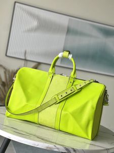 Sacs polochons de luxe sac de designer hommes femmes sacs de voyage de poche intérieure à glissière en cuir véritable sacs à main de bagages de marque personnalisés avec serrure sac de sport de grande capacité