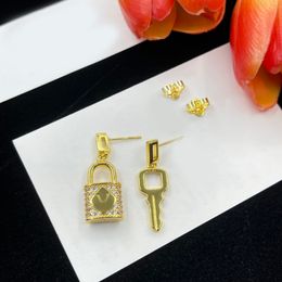 Boucles d'oreilles de luxe Brand Designer Crystal Lock Lettre clé Eart Drop Gold Silver plaqué oreille étal