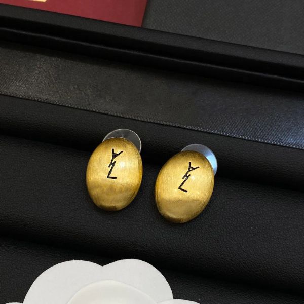 Boucles d'oreilles de luxe Designer boucle d'oreille boucles d'oreilles en or femmes filles dessin en métal nouvelle marque bouton designer bijoux boucle d'oreille cadeau de Noël avec boîte G2312255PE-3