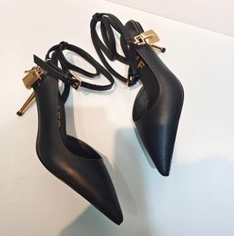 Lusso elegante denim lucchetto a punta sandalo nudo ritagli tacco intagliato in metallo tortora punta tonda scarpe eleganti con tacco scarpe con cinturino alla caviglia firmate