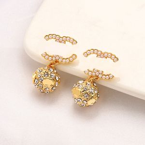 Luxe elegante stijl Letter Designer Stud Earring For Charm Womens Ball Pendant Brand Earring For Wedding Part Gift Jewelry Accessorie