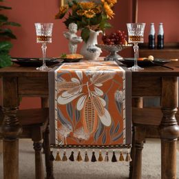 Coureurs de table brodés de luxe Floral Farmhouse Style Fabric 72 pouces de long coureur de table avec gland pour le décor de commode de salon