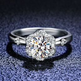 Luxury Eternal PT950 Platinum Ring Elegant Flower Bud VVS1 D Couleur ANLAGES DE MARIAGE DIAMAND POUR FEMMES 240412