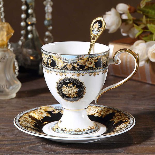 Juego de café de lujo de China de hueso de corte europeo, taza de porcelana creativa, fiesta de té de la tarde, decoración del hogar para Hotel, nuevos regalos de boda