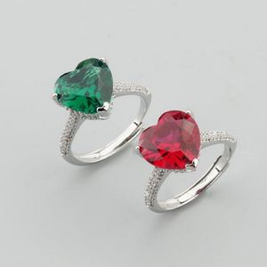 Luxe Europese en Amerikaanse stijl Love Diamond Ring Set met hartvormige rode diamant vrouwelijke woonringontwerper sieraden