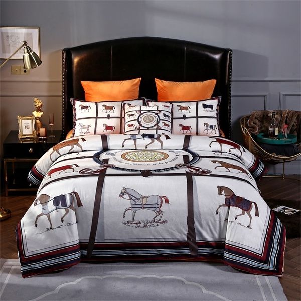 Lujo europeo clásico guerra caballo impresión invierno grueso paño grueso y suave tela ropa de cama conjunto franela terciopelo funda nórdica sábana almohada T200706