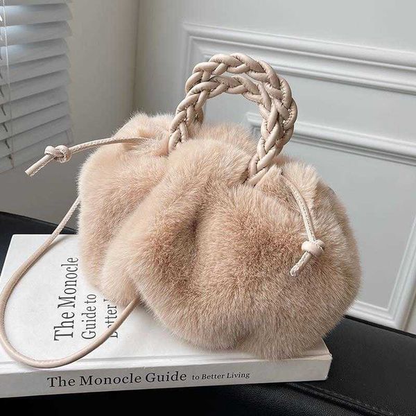 Bolso de noche de lujo Bolsas para el hombro para mujeres Diseñador de invierno Diseñador de bolso Fluffy Tote Woven Carry Many Small Mini Crossbody