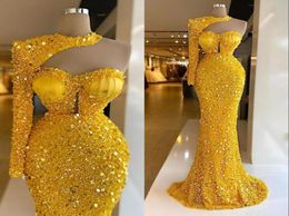 Robes de soirée de luxe Perles de paillettes en jaune vif Robe de bal à manches longues Robe de fête formelle Robe de train de balayage sur mesure 6677618