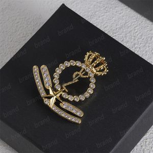 Broche de marca exquisita de lujo, Pin simple, formal, informal, para ocasiones, traje versátil, accesorios de vestir, broches dorados y plateados, alfileres neutros, joyería