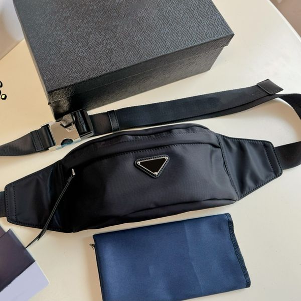 Luxury Fanny Pack Designer Mujeres Bolsas para hombres Cinturón lienzo de nylon bumbag conveniente hebilla cruzbodybabshel moda al aire libre mochila clásica