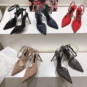 Fashion Luxury Chaussures ornées de cristal pointues Points talons hauts Sandales Femmes Designers Footwear Robe Shoe With Box Taille 35-42
