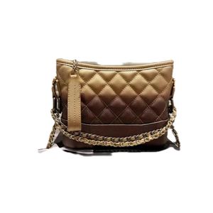 Luxury Fashion Design Sac à chaîne classique pour femmes Matériau en cuir en métal chaîne décontractée tout-en-un sac à bandoulière