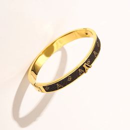 Bracelet classique pour hommes et femmes de marque de créateur de mode de luxe bijoux simples exquis or acier inoxydable cuir matériel bracelet tendance bijoux dames cadeau