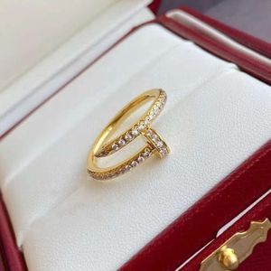 Luxe modeontwerper sieraden partyHigh Edition V gouden nagel volledige diamanten ring heren en dames hoogwaardig gevoel koud licht