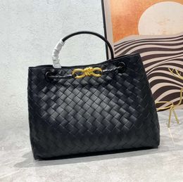 Bolsos de compras de diseñador de moda de lujo Bolso de mano mediano Andiamo Bolso de hombro para mujer Bolso cruzado de cuero de becerro tejido Bolsos de alta calidad New6y