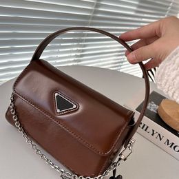 Bolsa de ombro feminina designer de moda de luxo alta qualidade couro genuíno requintado retro itens de venda quente em 2023 bolsa de mão feminina