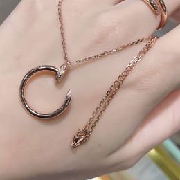 Luxe mode ketting ontwerper sieraden feesthigh -versie k rose gouden nagel vol diamant dames platina ingelegde staart soepel