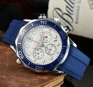 Luxe mode -horloges voor heren mechanische polshorloges om drie oog zes naald volledige functie timing tape watchDesigner horloge