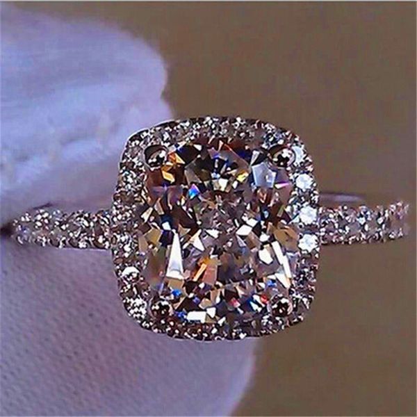 Luxury Femme Girl Big Crystal Cz Stone Ring 925 Silver White Blue Bleu Purple Green Anneaux de mariage Promise Ringue de fiançailles