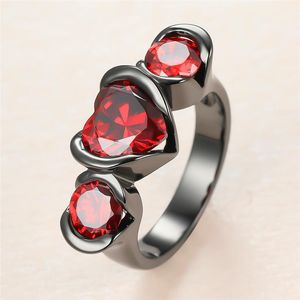 Luxe femme amour coeur cristal bague classique 14KT noir or anneaux de mariage pour les femmes charme mariée rouge Zircon fiançailles