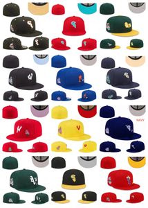 Tamaños de sombreros ajustados de lujo Sombrero apto Letra de campo de fútbol de béisbol Diseñador de algodón Sombrero plano Bordado ajustable Snapbacks Gorros de malla Gorras Gorra deportiva al aire libre