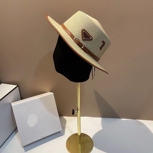 Chapeau plat de luxe Chapeau de paille pour femmes de créateurs Chapeau à larges bords de jazz de mode Écran solaire de haute qualité pour hommes