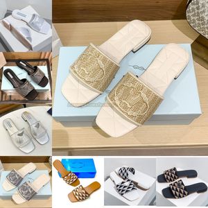 Sandales plates de luxe Sandales multi-couleurs sandales de créateurs de créateurs classiques Couleurs de loisirs de la loi intérieure de créateurs de la marque d'été Crochet Flatform Slides