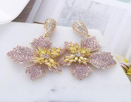 Boucles d'oreilles de fleur de luxe Fashion Petal Design pavé boucles d'oreilles en zircon colorées pour femmes Xiumeiyizu Nouveaux bijoux Exportation Brésil T205092483