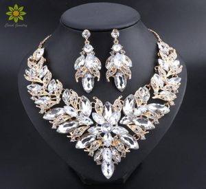 Luxe bloem Indiase bruids sieraden sets bruiloft kostuum goud vergulde ketting oorbellen set kristallen set sieraden voor bruiden dames82093150