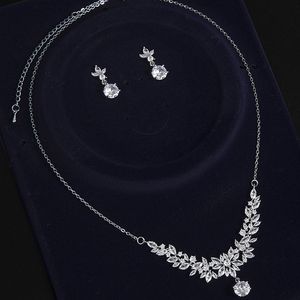 Luxe bloemenjuwelen voor bruiloft CZ Crystal ketting en oorbellen voor vrouwen bruidstudie oorbellen banket prom sieraden sets verjaardagscadeaus