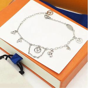 Pulsera de cadena con letras de flores de lujo Diseñador original Moda Mujer Colgantes con dijes Pulsera chapada en oro y plata de 18 quilates Brazalete de cadena con eslabones Joyería