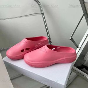 2024 Nieuwe vrouwen schuim rubber muilezel sandaalontwerper reliëf driehoek topkwaliteit sandale loafer luxe slipper schoenen zomer buiten glijbaan strand mode vrije tijd schuifregelaar