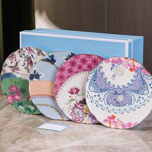 Ensemble de quatre assiettes de luxe à motif de fleurs et de papillons dansants, assiette occidentale en porcelaine, plateau à gâteaux et à fruits, style chinois avec boîte cadeau