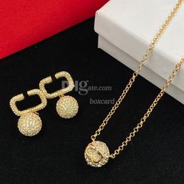Boucles d'oreilles en strass de luxe Studs Colliers de chaîne dorés ensembles avec boîte cadeau