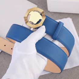 Cinturón de diseñador de caballero de lujo Cinturón de cuero clásico para hombres Botón liso dorado y plateado Jeans casuales Cinturones para mujer para hombre Ancho 4.0 cm Regalo de moda