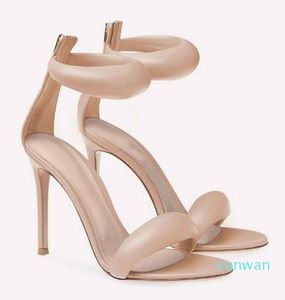 Luxury Gianvitos Bijoux Sandals zapatos Mujeres Rossis Correas acolchadas Gold Nude Negro Tisos High Tels LOGO-Engravado SEXY Gladiator Sexy Gladiator