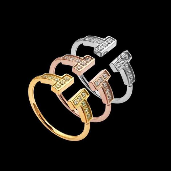 Regalo de lujo Anillo de amor para mujer Anillos de compromiso de diseñador Letra t Marca Joyería de diamantes de boda Mujer con caja E6U0