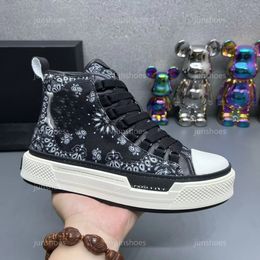 Luxury Glitter Stars Court Zapatillas bajas Diseñador AM Hombres Estrella de cinco puntas Hueso Zapatos altos Piel de becerro Peinado Moda Show eléctrico Fanbu Lienzo Zapatos casuales Tamaño 40-45