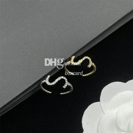 Luxe glitter strass ringen brief eenvoudige ringen voor liefhebbers stijlvolle goud zilveren ringen met geschenkdoos