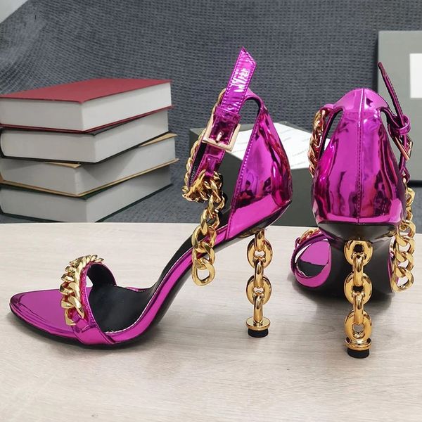 Sandales de luxe à talons avec chaîne dorée, chaussures d'été Sexy de marque, lanière à la cheville, chaussures de soirée à talons hauts, chaussures habillées de célébrités pour femmes