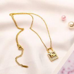 Luxe goud-diamanten hanger ketting Ontwerper klavertje vier liefde cadeau ketting zomer dames mode reizen vakantie hoge kwaliteit ketting douche niet vervagen