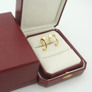 Pendientes de oro de lujo Diseñador de pendientes para mujeres Exquisito Pendientes de aro de diamantes de moda simple Lady Moissanite Pendientes de joyería