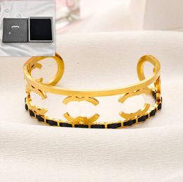 Modieuze 18K vergulde designerarmbanden met doos Klassieke damessieraden Modieuze stijl Hoge kwaliteit open armband 925 verzilverde verjaardagsliefdesarmband