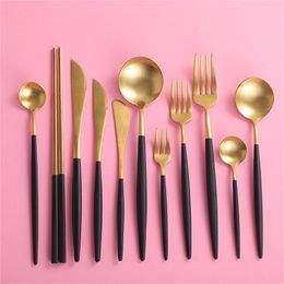 Luxe bestek mes vork lepel zilvergouden flatware roestvrij staal servies zwart handgreep